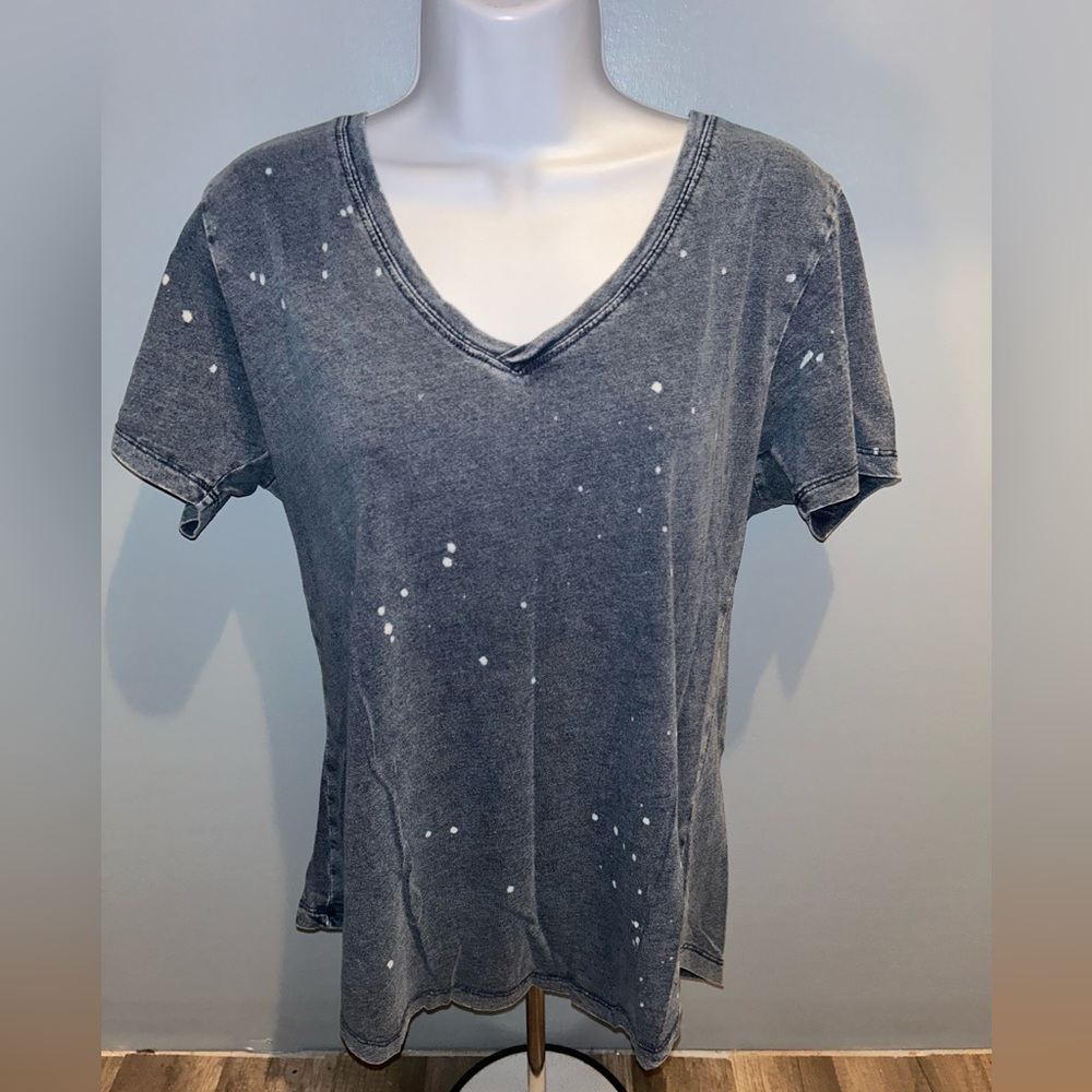 Large Z Supply V-Neck Tee